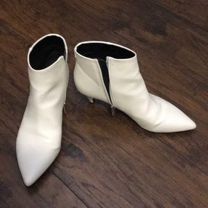 Sam Edelman kitten heel booties 🤍